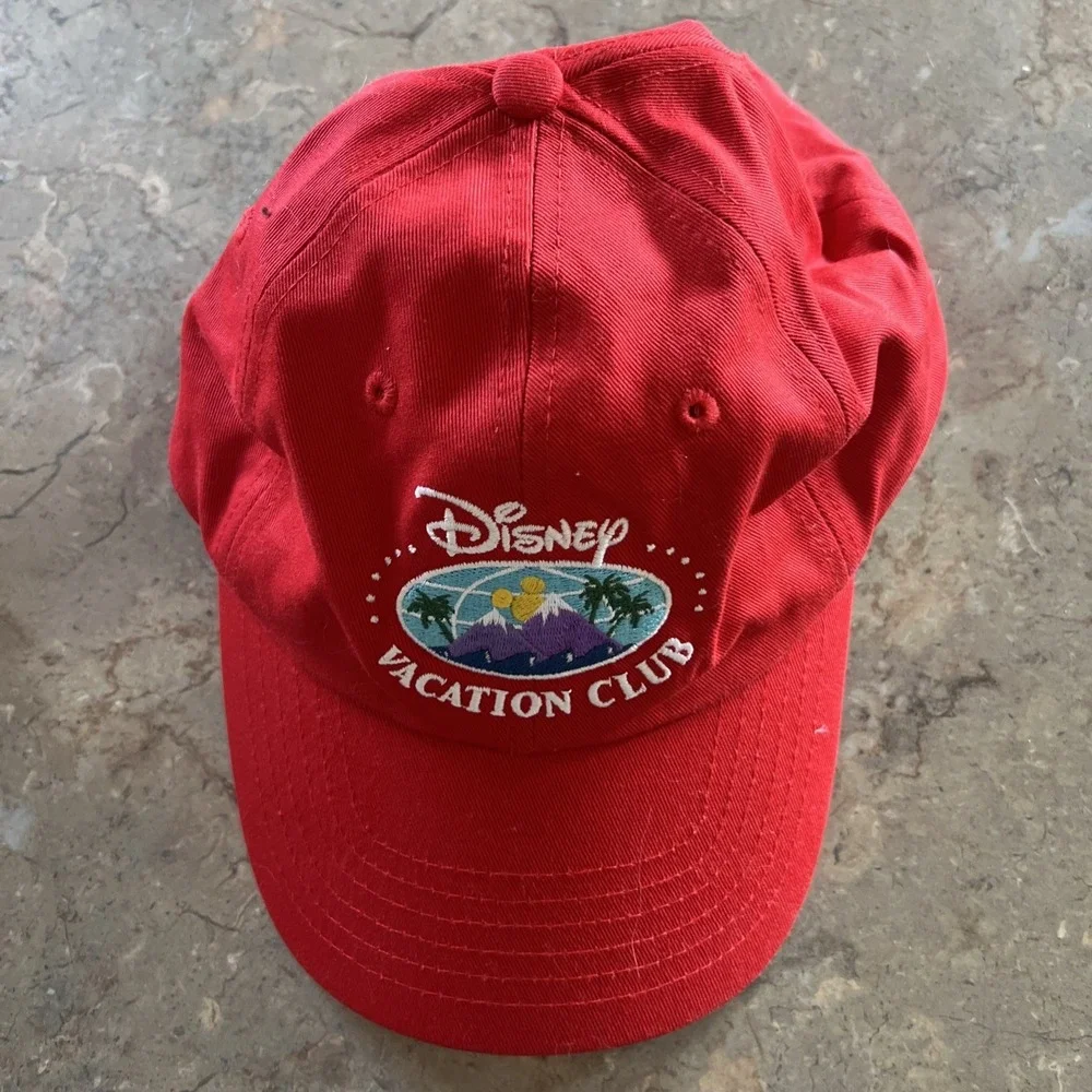 Vintage‎ Disney Vacation Club Member  RED Hat